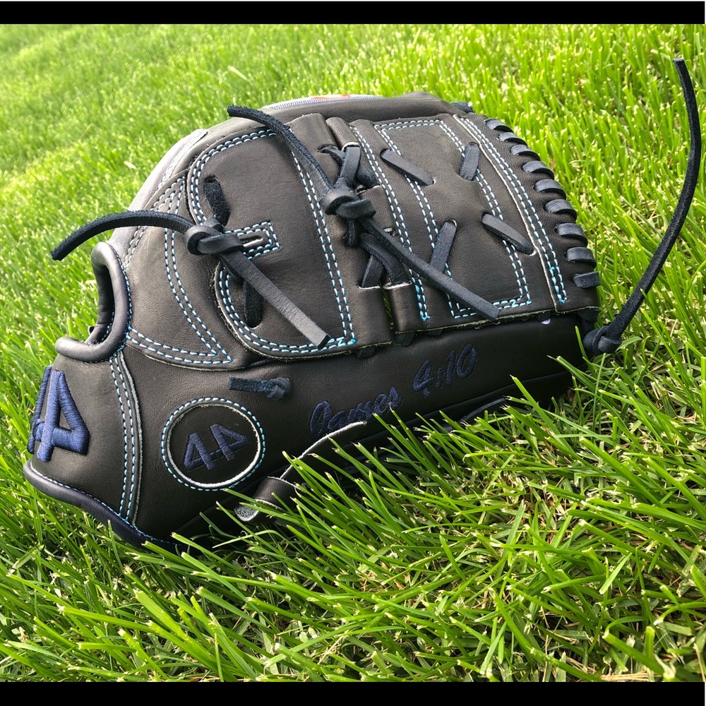 44 Glove